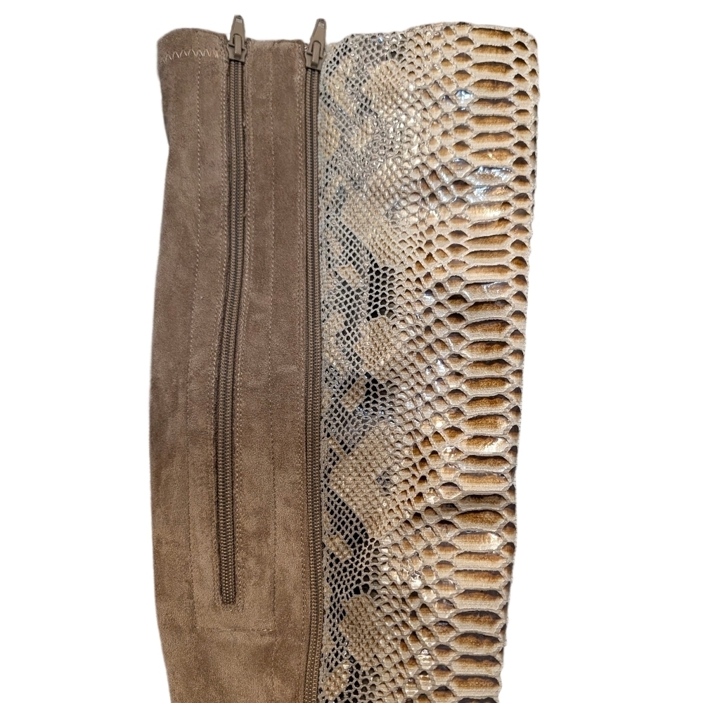Pierre Dumas Knee High Boots Taupe Snakeskin Suede Block Heel Wide Calf 8.5 - Picture 4 of 12